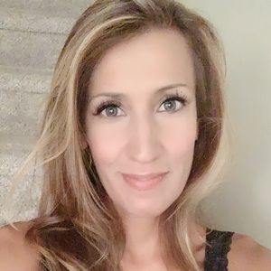 Meet your Posher, Angie